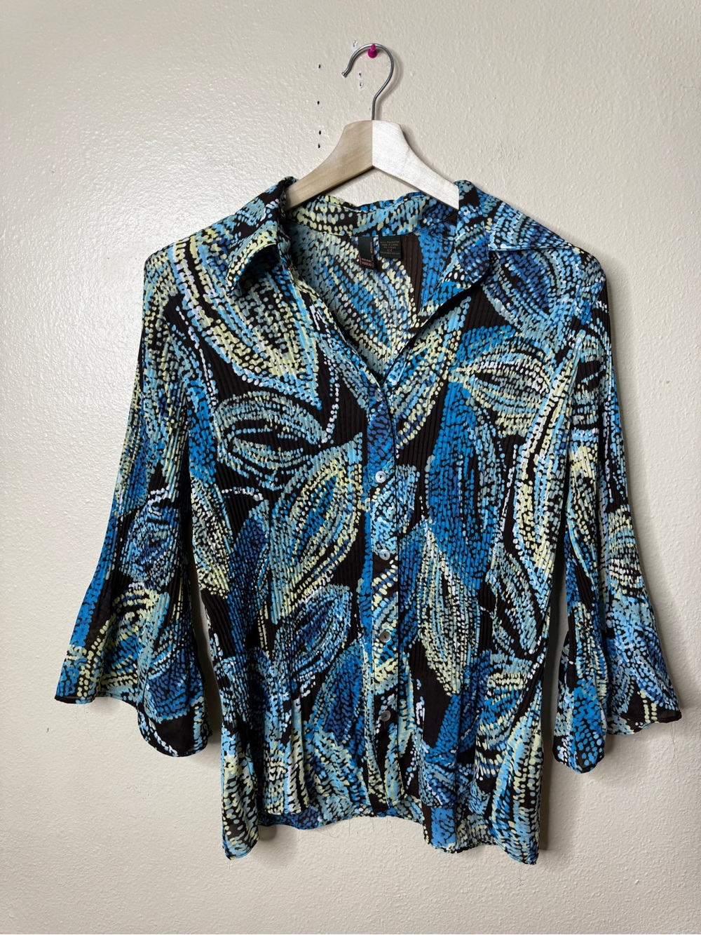 Serenade Shirt Women’s 1X Blue Abstract Y2K Crinkle Blouse Bell Sleeve Stretch